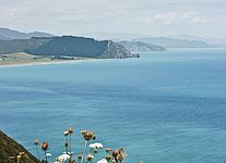 Strand und Berge Neuseelands
